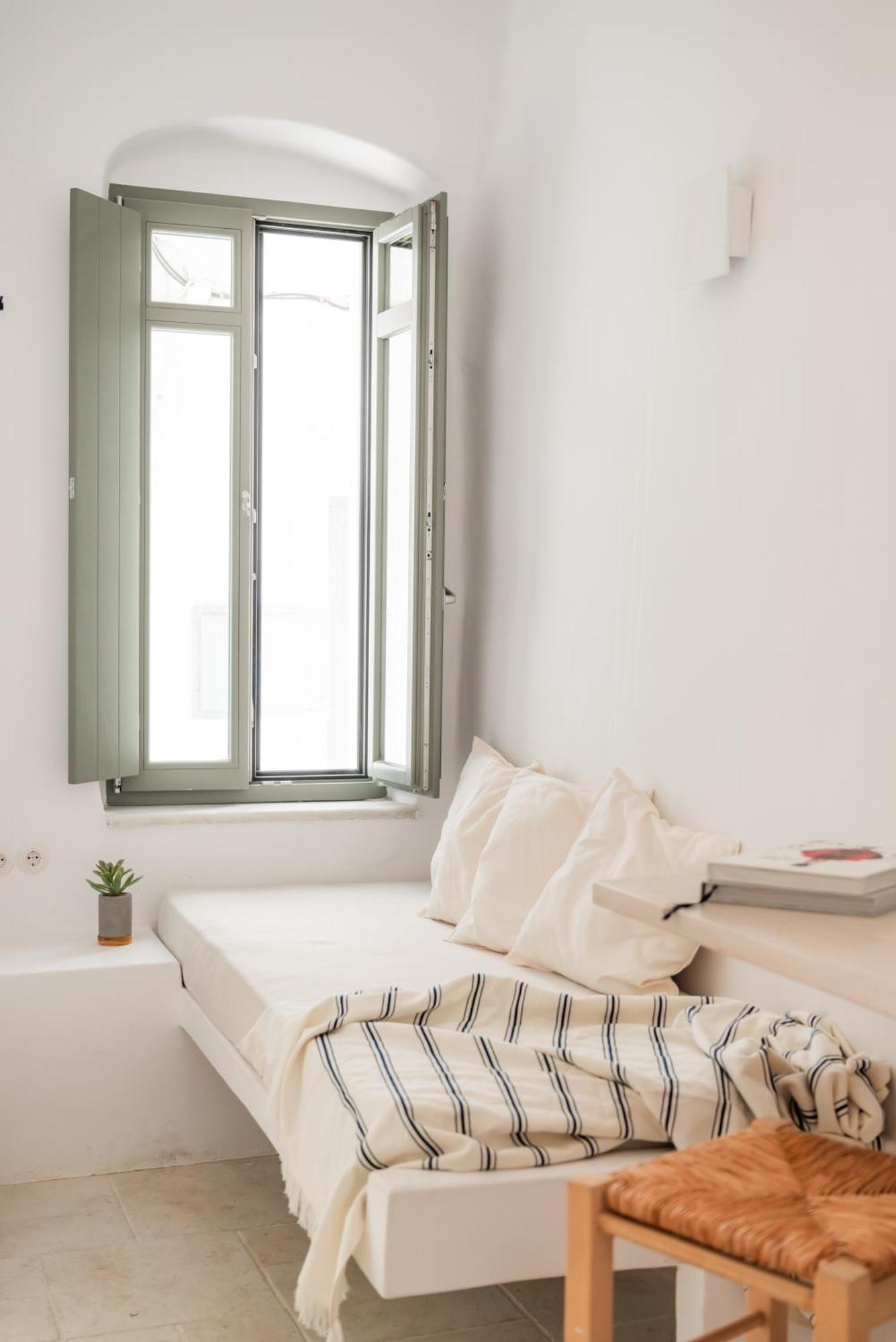 Aniko Suites White Alley Mykonos Town Экстерьер фото