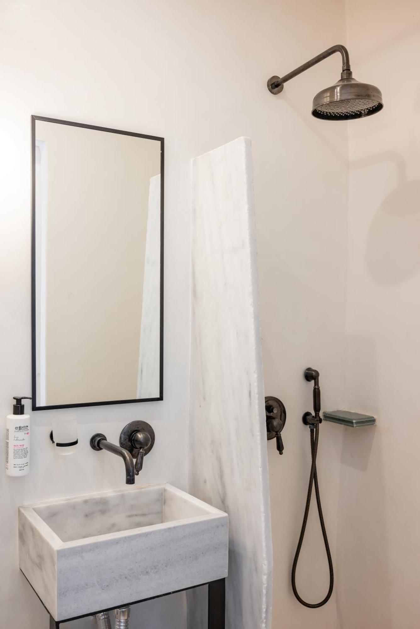 Aniko Suites White Alley Mykonos Town Экстерьер фото