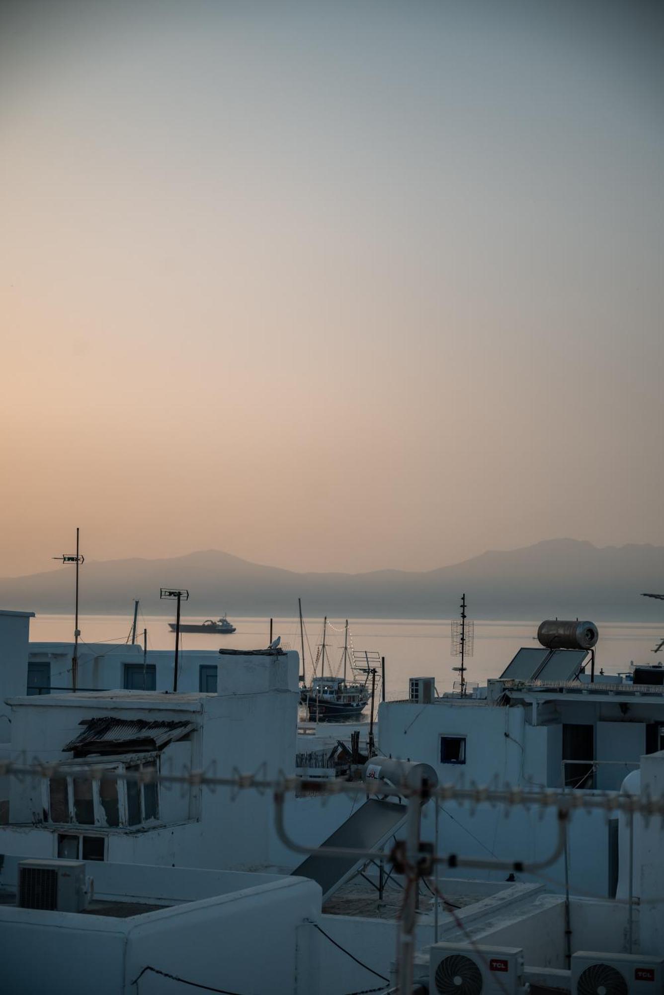 Aniko Suites White Alley Mykonos Town Экстерьер фото